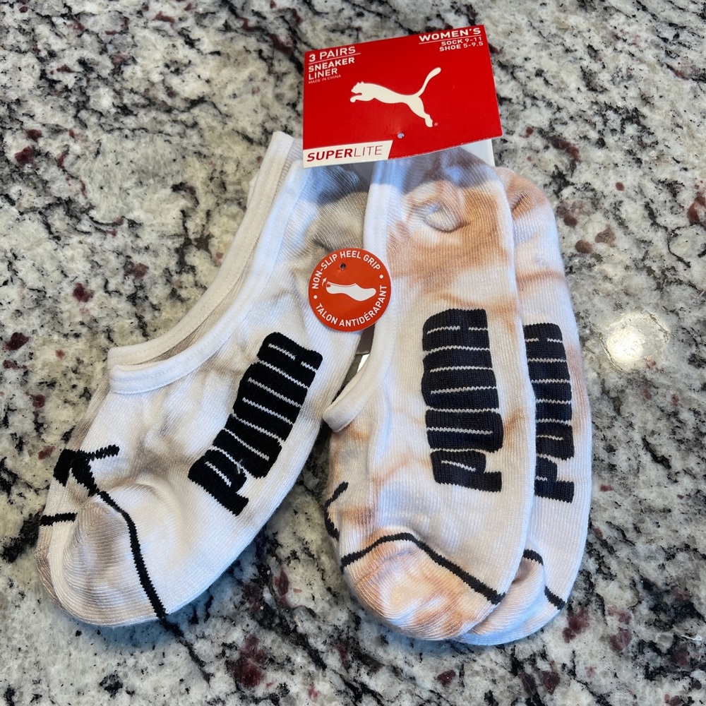 NWT set of two Puma tie-dye no-slip no-show Women’s socks